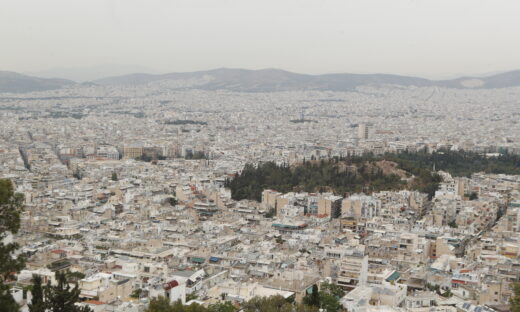 Η Αθήνα πνιγμένη στην αφρικανική σκόνη