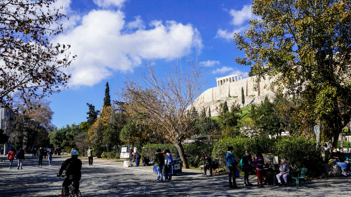 Η Διονυσίου Αρεοπαγίτου με λιακάδα