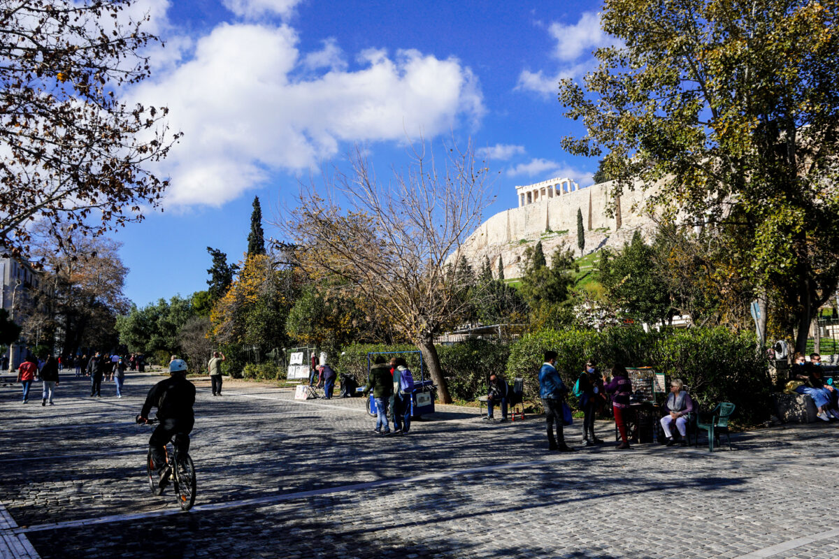 Η Διονυσίου Αρεοπαγίτου με λιακάδα