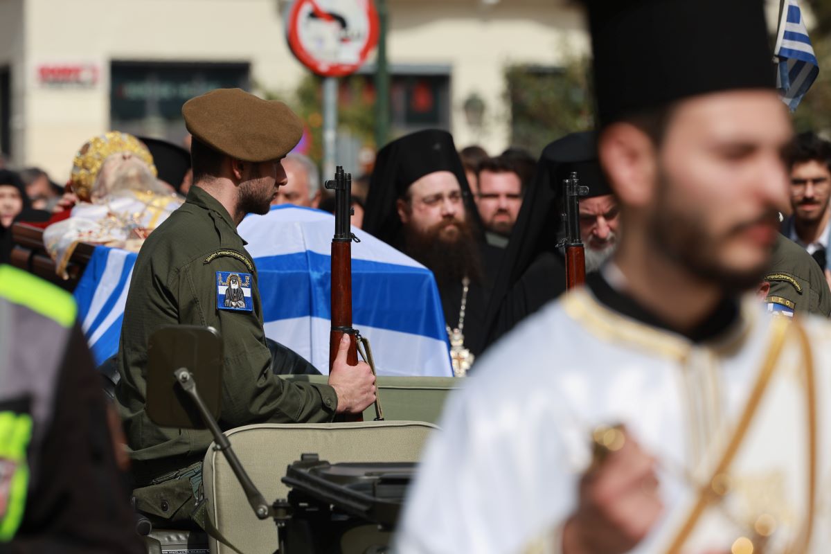 Το φέρετρο του Μητροπολίτη τοποθετήθηκε σε κιλλίβαντα 