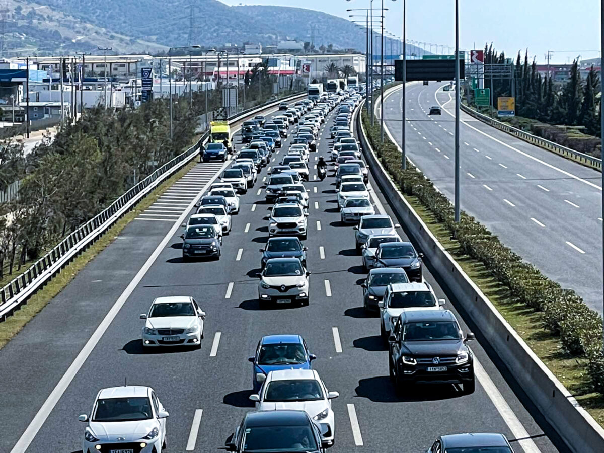 Κίνηση στην Αττική Οδό