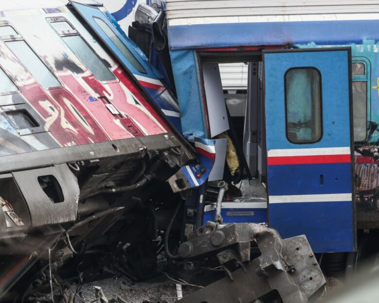 Τέμπη: Υψηλό το θερμικό φορτίο στα συντρίμμια 3,5 ώρες μετά τη σύγκρουση των τρένων – Βίντεο ντοκουμέντο