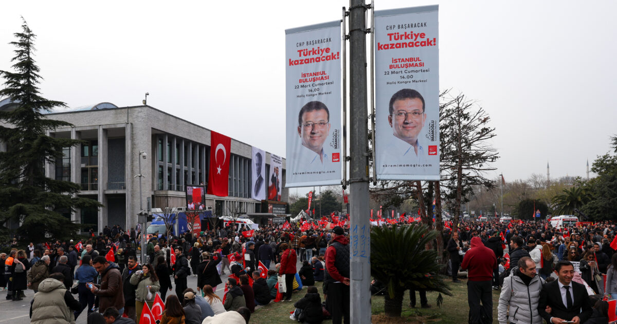 Ο Εκρέμ Ιμάμογλου καρατομήθηκε από δήμαρχος Κωνσταντινούπολης μετά την προφυλάκισή του για διαφθορά