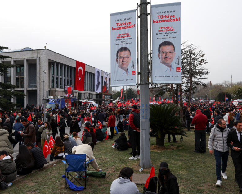 Ο Εκρέμ Ιμάμογλου καρατομήθηκε από δήμαρχος Κωνσταντινούπολης μετά την προφυλάκισή του για διαφθορά