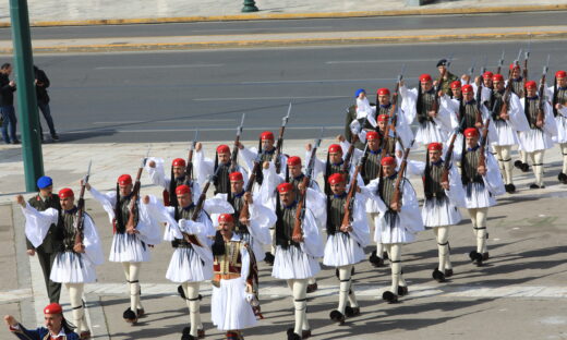 Η Προεδρική Φρουρά παίρνει θέση στο Σύνταγμα για την ορκωμοσία του Προέδρου της Δημοκρατίας 
(ΓΙΑΝΝΗΣ ΠΑΝΑΓΟΠΟΥΛΟΣ