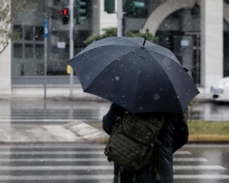 Καιρός σήμερα: Τοπικές βροχές και 8 μποφόρ στο Αιγαίο