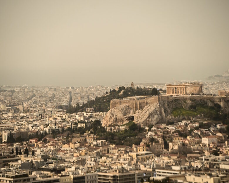 Καιρός αύριο: Αφρικανική σκόνη και «καλοκαιρινό» κλίμα με τον υδράργυρο στους 27 βαθμούς