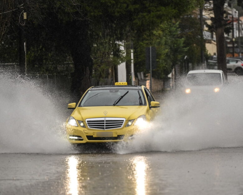 Καιρός αύριο: Σημαντική πτώση της θερμοκρασίας – Καταιγίδες και χιόνια στο μεγαλύτερο μέρος της χώρας