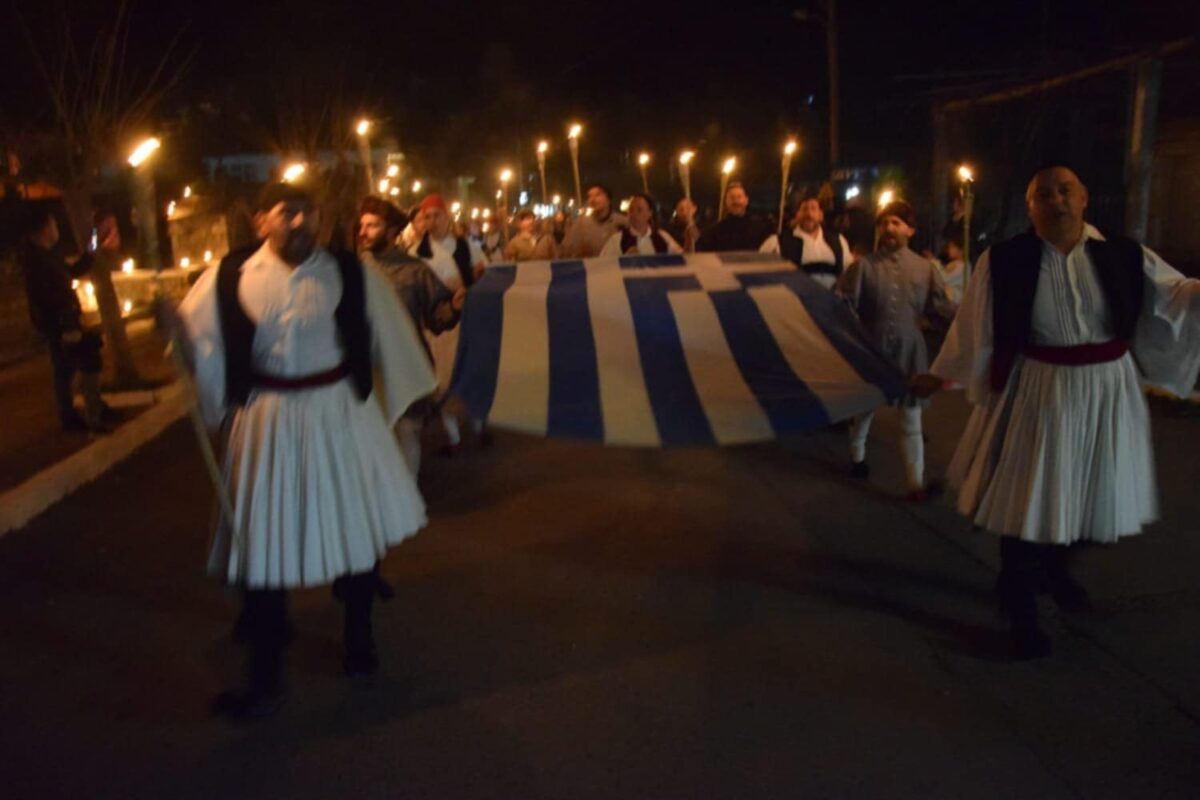 Λαμπαδηδρομίες στην Κανδήλα για την 25η Μαρτίου