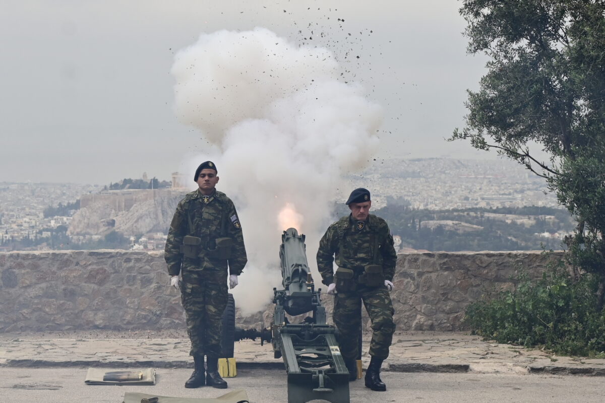 Κανονιοβολισμοί στον Λυκαβηττό