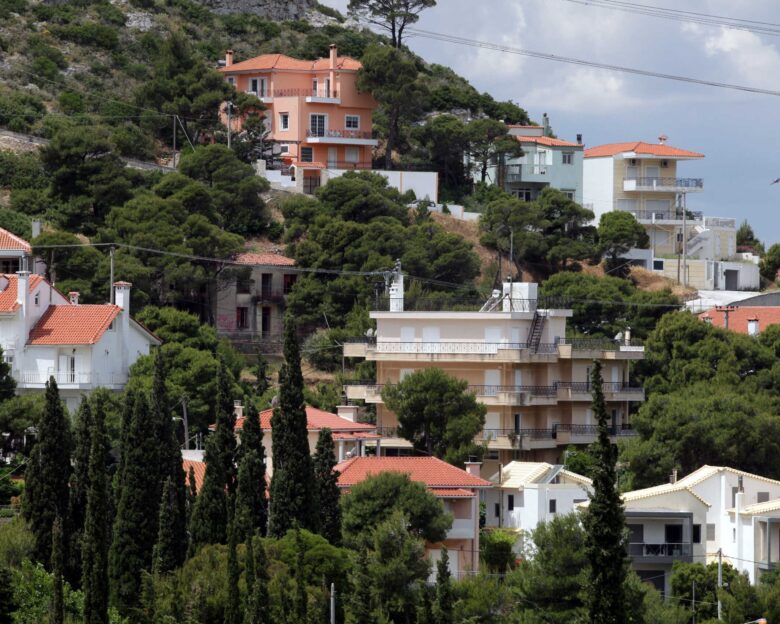 Σε υψηλό δεκαετίας οι τιμές ακινήτων – Πού οφείλονται οι αυξήσεις