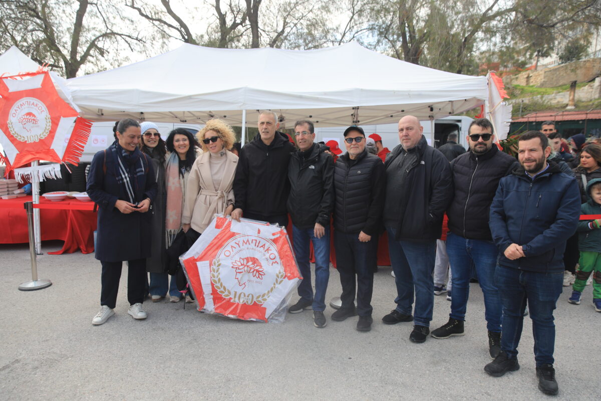 Κούλουμα στην παραλία της Φρεαττύδας από τον δήμο Πειραιά, Καθαρή Δευτέρα 3 Μαρτίου 2025