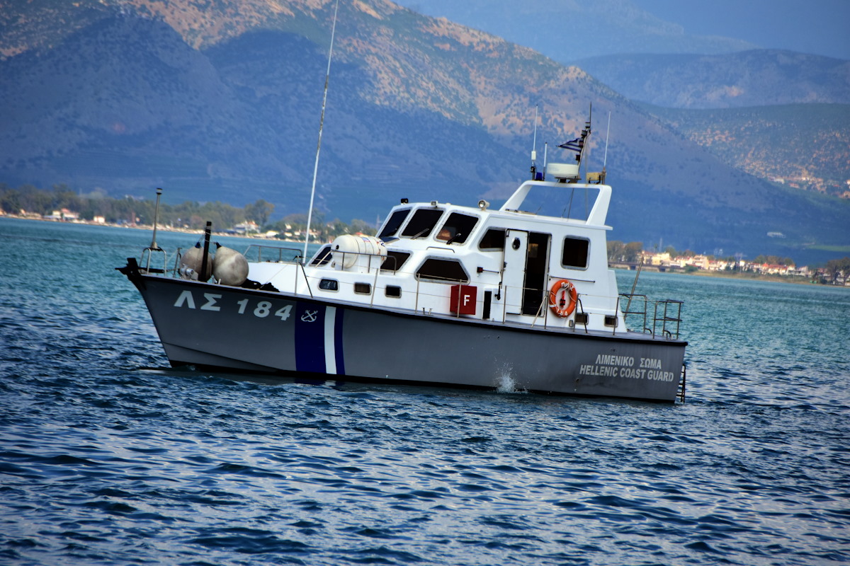 Σκάφος του Λιμενικού Σώματος πραγματοποιεί έρευνες