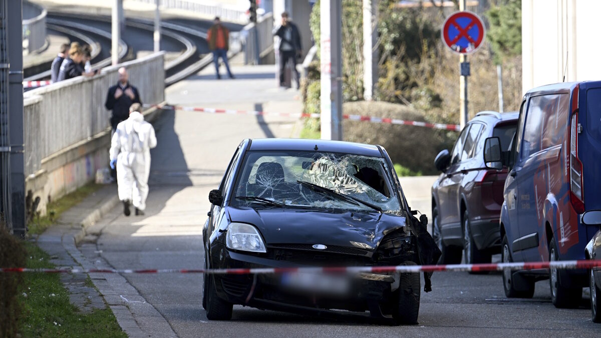 Το σημείο που αυτοκίνητο έπεσε σε πλήθος στο Μάνχαιμ της Γερμανίας