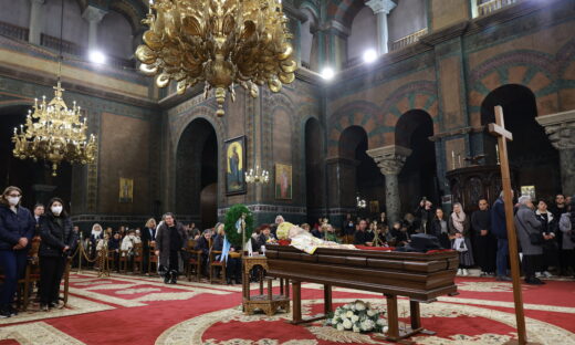 Λαϊκό προσκύνημα για τον Μητροπολίτη Άνθιμου