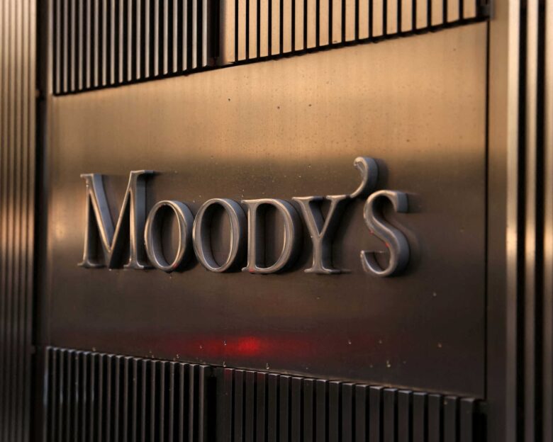 Moody’s: Αναβάθμισε το αξιόχρεο της Alpha Bank και της Τράπεζας Πειραιώς