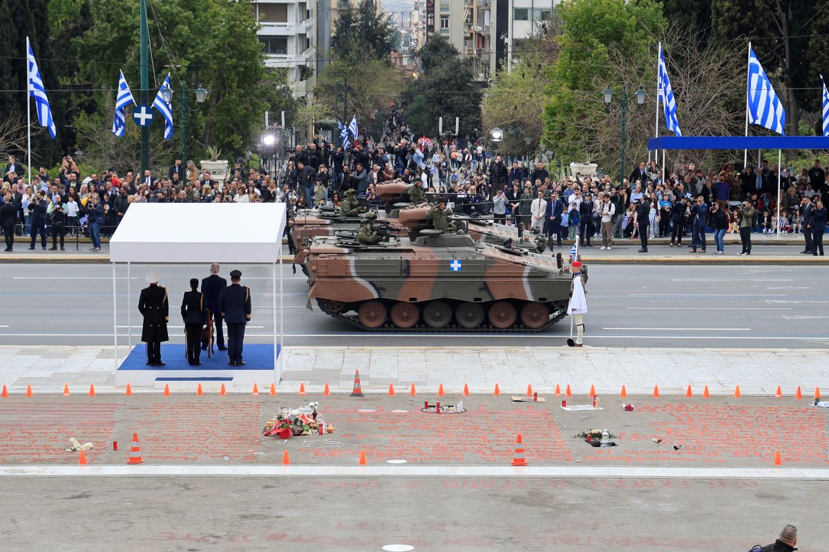 Στρατιωτική παρέλαση 25ης Μαρτίου