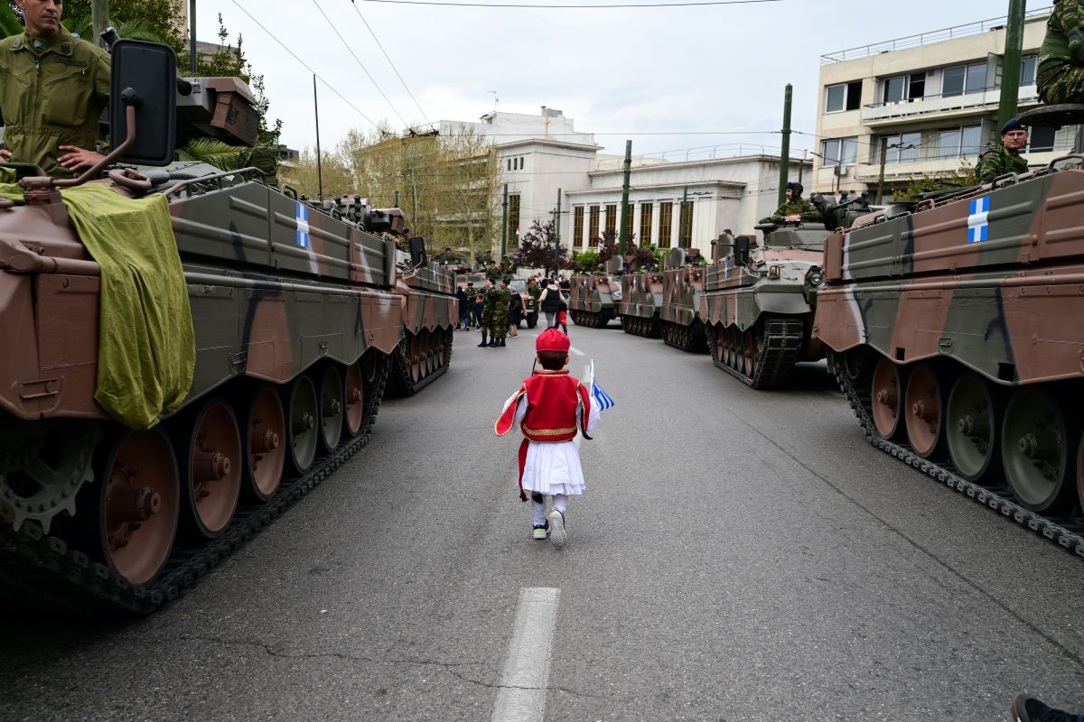 Στρατιωτική παρέλαση 25ης Μαρτίου