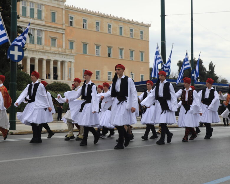 Μαθητική παρέλαση 25ης Μαρτίου: Τσολιαδάκια, παραδοσιακές στολές και εθνική υπερηφάνεια