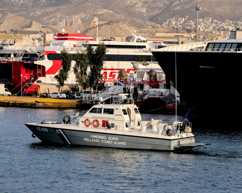 Έρευνες στον Σαρωνικό για 61χρονη που ανέβηκε στο πλοίο για Χίο και εξαφανίστηκε