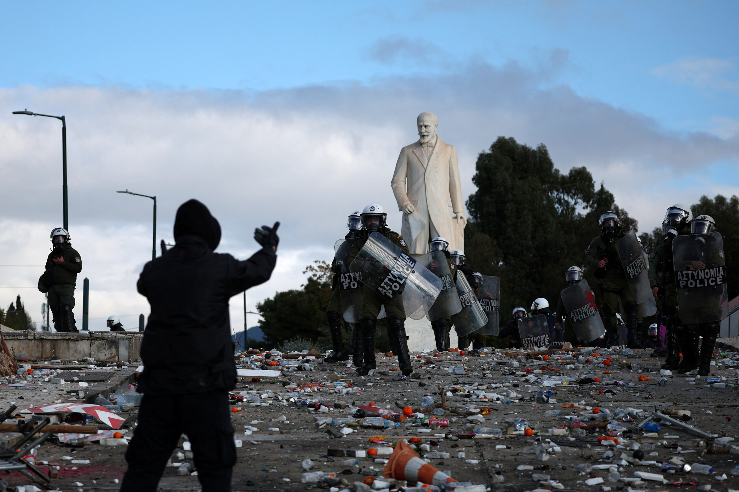 Επεισόδια μετά το συλλαλητήριο στο Σύνταγμα