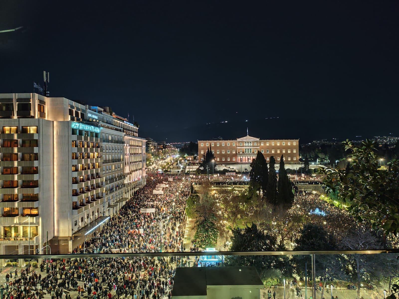 Χιλιάδες κόσμου στο συλλαλητήριο για τα Τέμπη