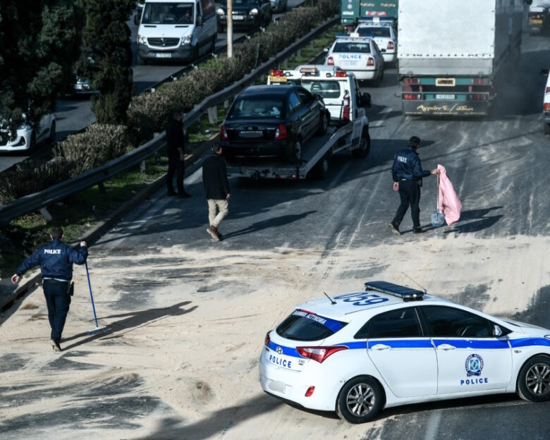 Κηφισός: Σύγκρουση 3 οχημάτων στην άνοδο στο ύψος της Ιεράς Οδού και καραμπόλα 5 οχημάτων στην κάθοδο στο ύψος «Τρεις Γέφυρες»