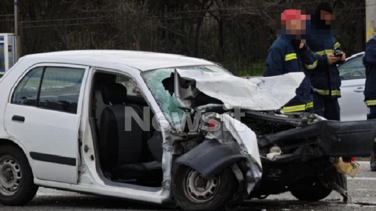 Σμπαράλια έγινε ένα από τα οχήμτα που ενεπλάκησαν στο σοβαρό τροχαίο στην Κατεχάκη