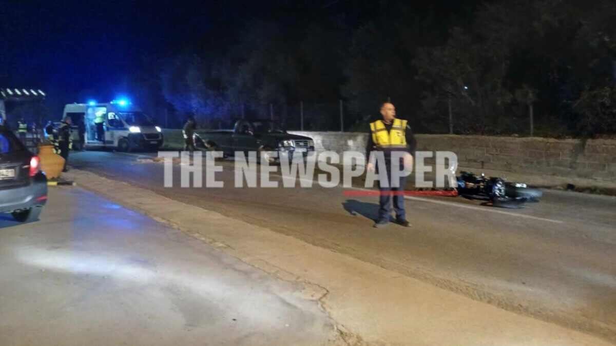 Συντρίμμια μηχανής μετά από τροχαίο στον Βόλο