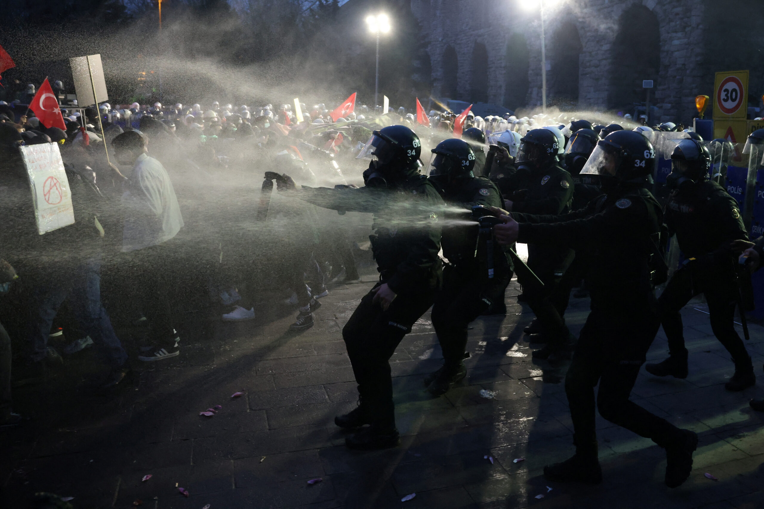 Τουρκία: Ο Εκρέμ Ιμάμογλου στη φυλακή και χιλιάδες στους δρόμους